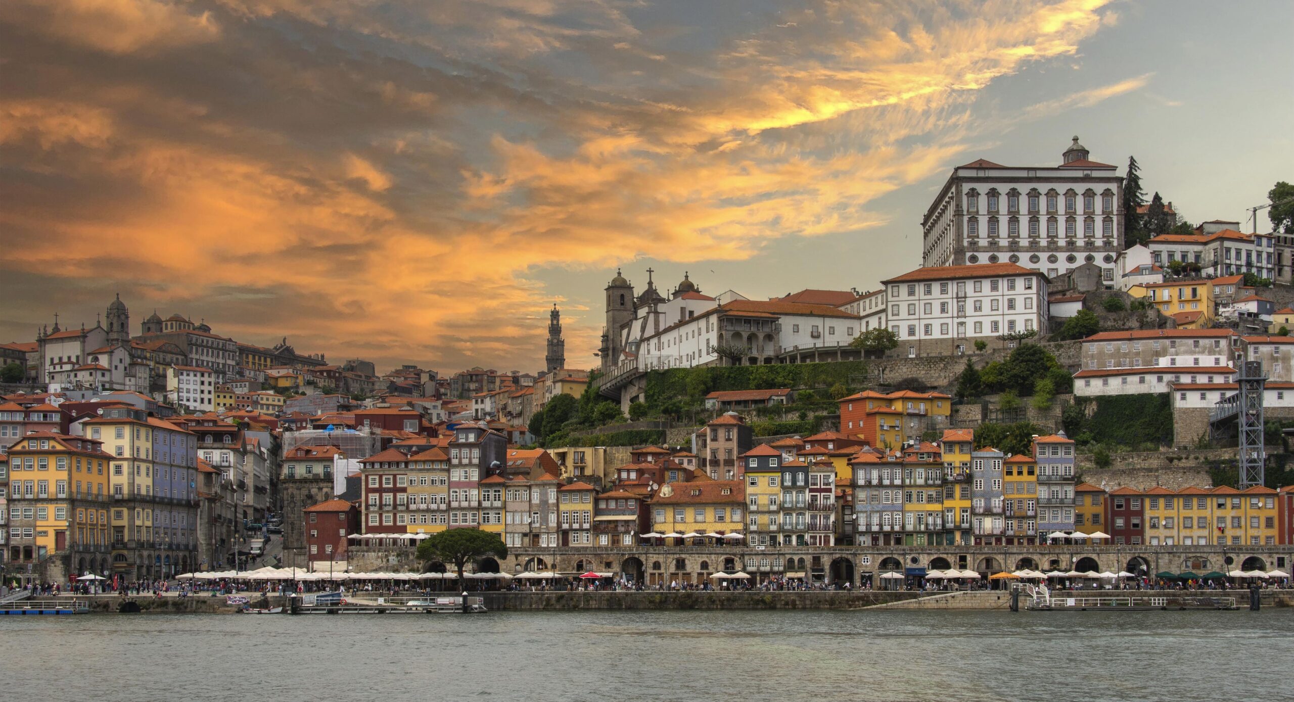 Pousada Special 7 Fly & Drive van Lissabon naar Porto langs de Douro Vallei - 15-daagse fly-drive